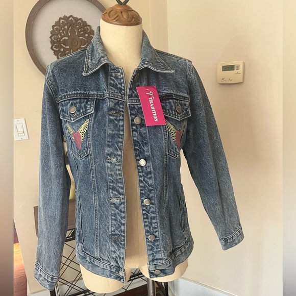 Tradition denim jean jacket super cute heart with wings size small - Picture 7 of 8